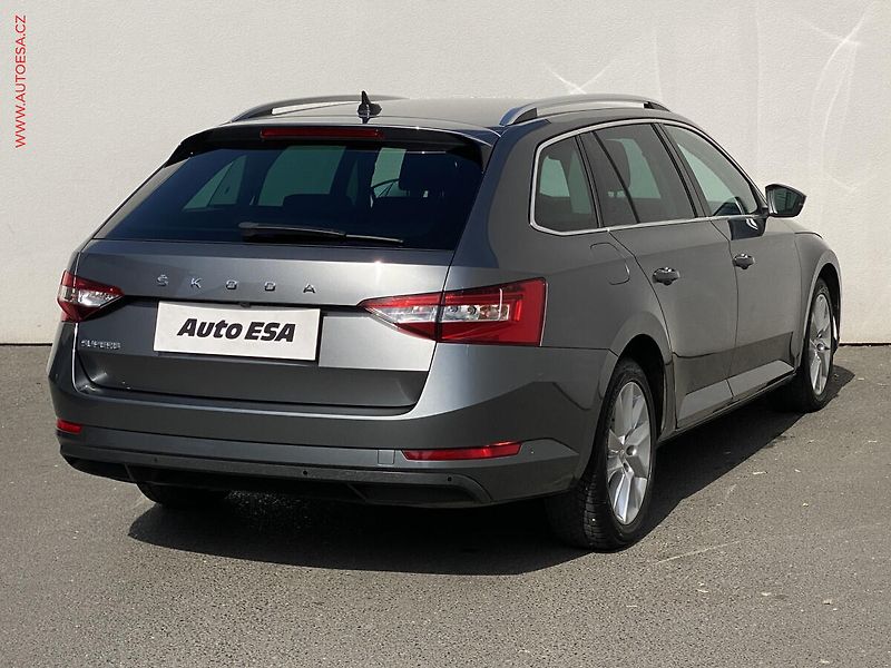 Škoda Superb (2022) 2.0 TDi, Style, DSG, LED - fotka 4 z 19
