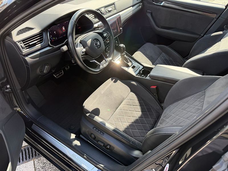 Škoda Superb Sportline  2,0TSI 140kW DSG - fotka 5 z 22