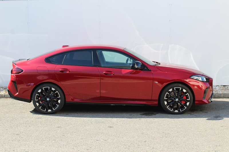 BMW Řada 2 M235 xDrive Gran Coupé - fotka 3 z 25