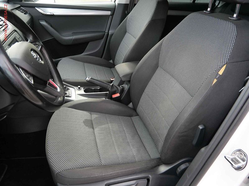 Škoda Octavia (2014) 1.4TSi, ČR, Ambition, TZ - fotka 9 z 16