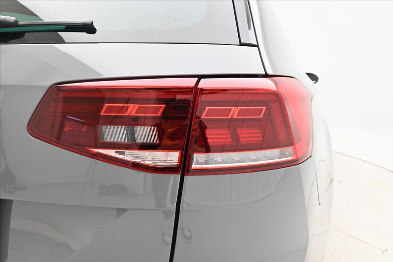 Volkswagen Passat 2,0 TDI 110 kW DSG Business Zá - fotka 30 z 31