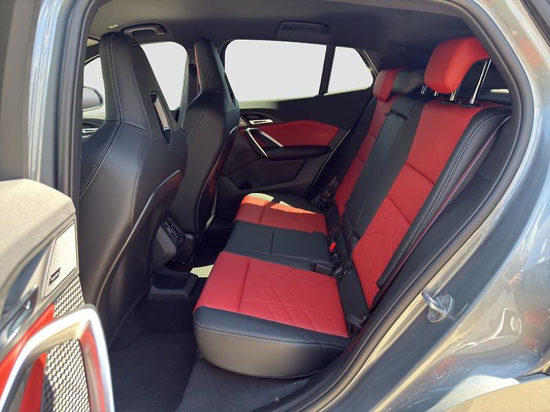 BMW X2 sDrive18d - fotka 13 z 17