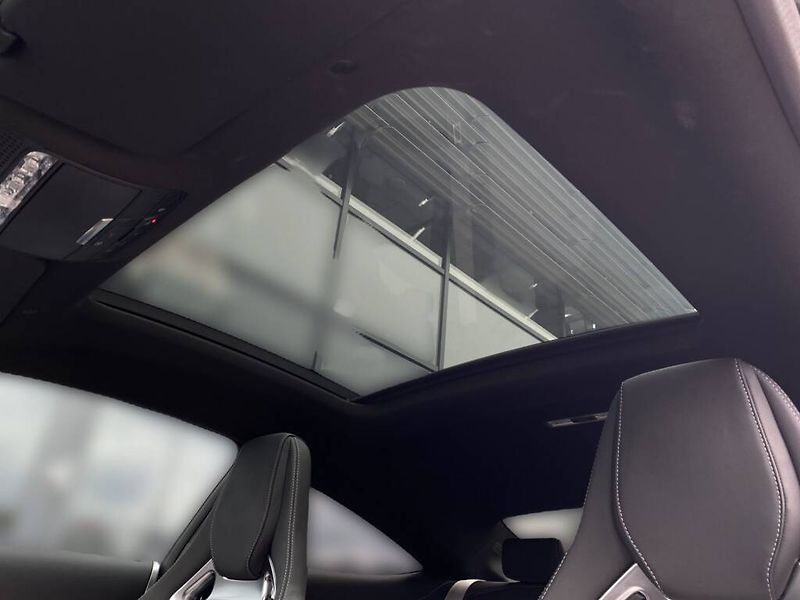 Mercedes-Benz Třídy C (2021) 63s AMG kupé - fotka 24 z 27