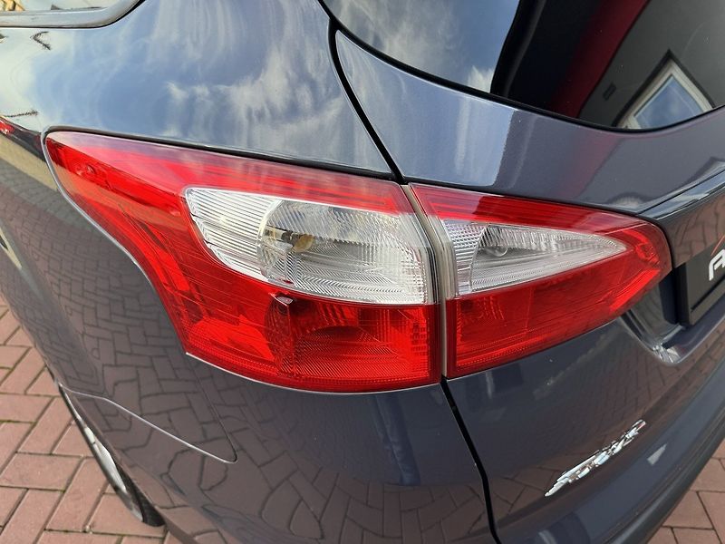 Ford Focus (2011) 1.6i Ti-VCT Klima Servis - fotka 41 z 50