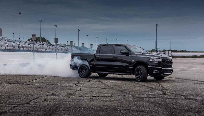 Ram 1500 se staronovým motorem 5.7 Hemi