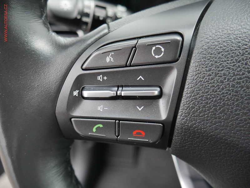 Hyundai i30 (2019) 1.4 T-GDi, ČR, AC, temp. - fotka 18 z 21