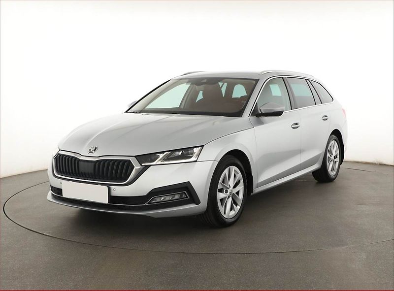Škoda Octavia (2022) Style 1.5 TSI, ČR,1.maj - fotka 2 z 20