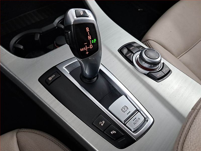 BMW X3 (2011) xDrive20d, 4X4, Automat, Kůže - fotka 16 z 18