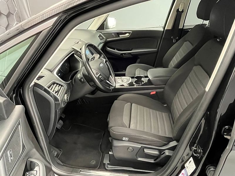 Ford S-MAX 2.5 Duratec HEV TITANIUM - fotka 28 z 57