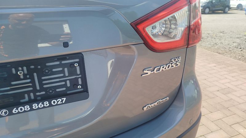 Suzuki SX4 S-Cross (2015) 1.6 16v AllGrip  - fotka 32 z 35