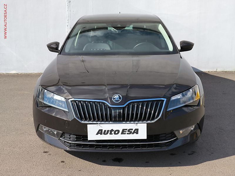 Škoda Superb (2015) 2.0 TDi, Style - fotka 2 z 17