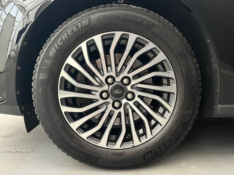 Ford S-MAX 2.0 EB Titanium manuál 7 míst - fotka 49 z 63