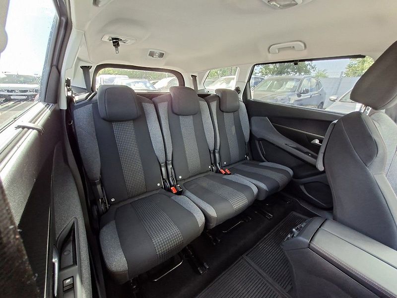 Peugeot 5008 ACTIVE 1,2 PT 130k M6 - fotka 7 z 26