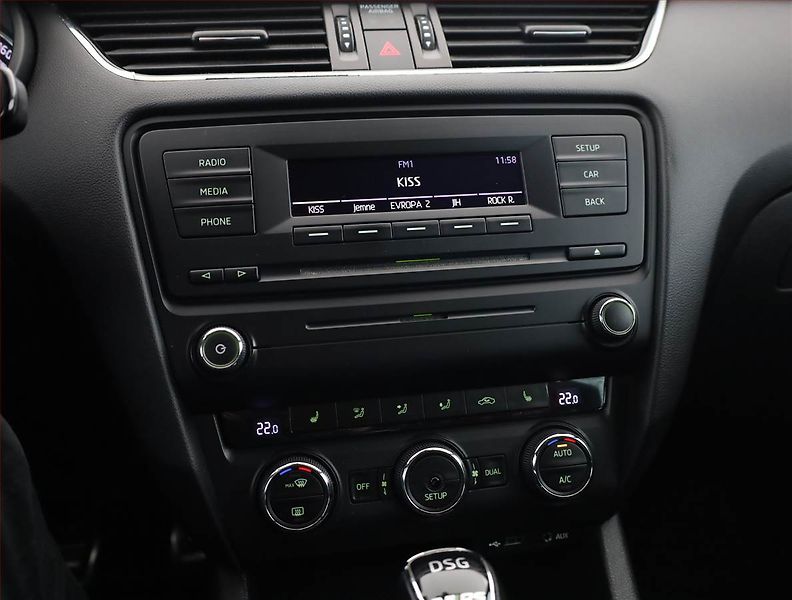 Škoda Octavia (2014) RS 2.0 TDI, Automat, Xenony - fotka 10 z 18