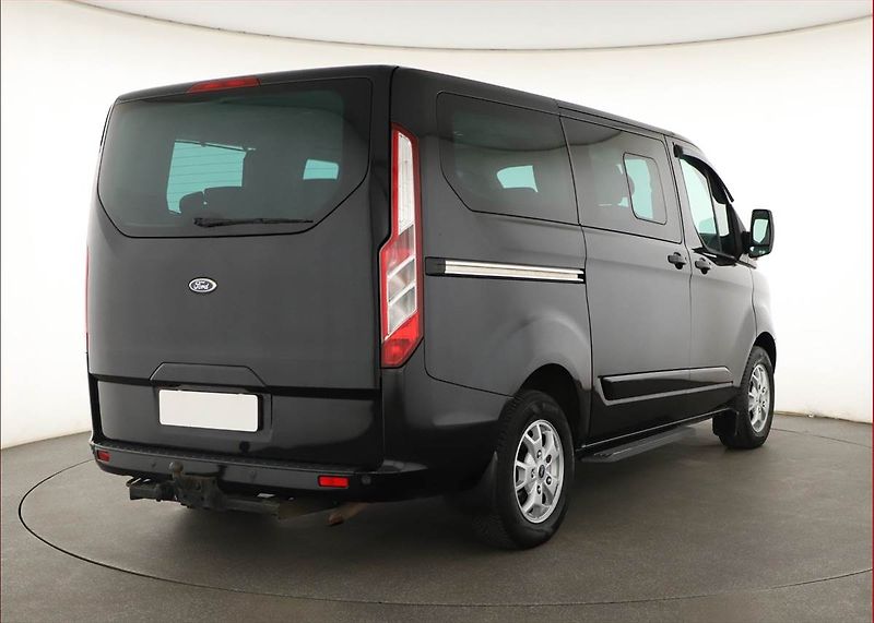 Ford Tourneo Custom (2013) Titanium 2.2 TDCi, ČR - fotka 5 z 16