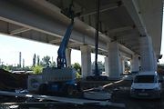 Deset kilometrů dlouhý úsek dálnice D1 mezi Říkovicemi a Přerovem míří do finále. Estakáda přes řeku Bečvu, chemičku a železniční trať je téměř kilometr dlouhá.