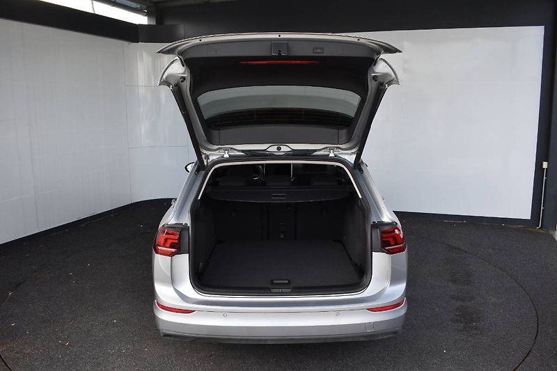 Volkswagen Golf Variant (2024) 1.5TSI 85kW CZ,1.Majitel - fotka 10 z 24