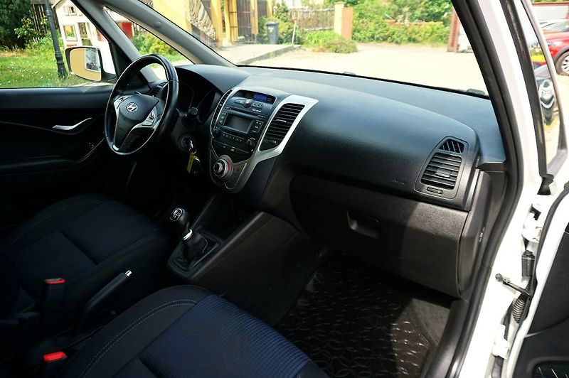 Hyundai ix20 (2017) ESSENTIAL 1,4 CVVT 66 kW - fotka 17 z 35