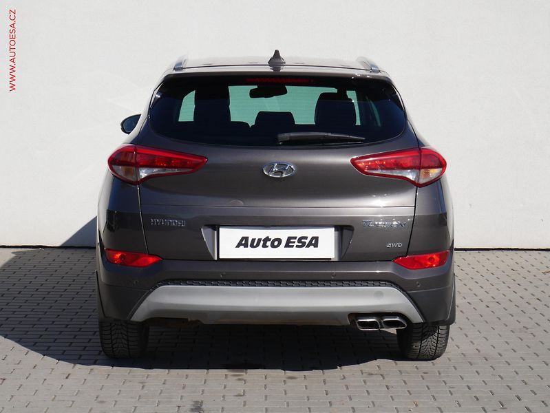 Hyundai Tucson (2016) 2.0CRDi 4x4, 1.maj,ČR, Navi - fotka 5 z 19