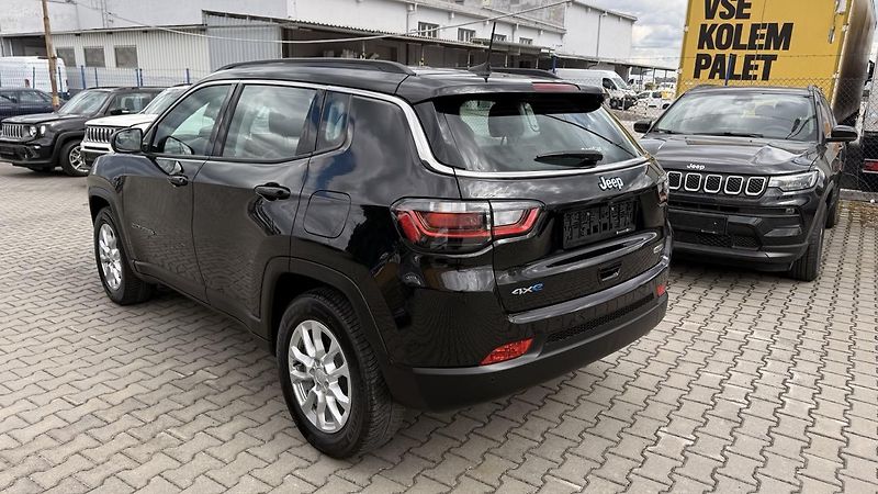 Jeep Compass (2021) 1.3i 4x4,PHEV,50km dojezd - fotka 43 z 51