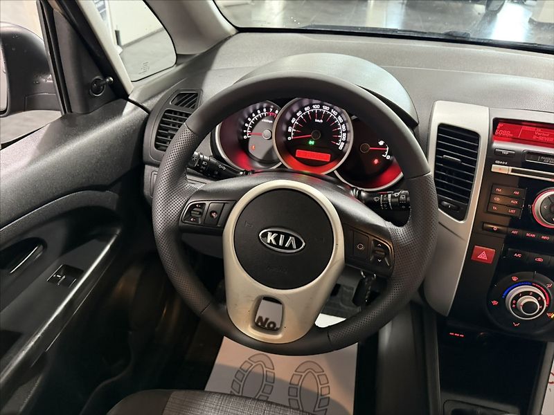 Kia Venga 1,4   i KLIMA NOVÉ ROZVODY - fotka 20 z 30