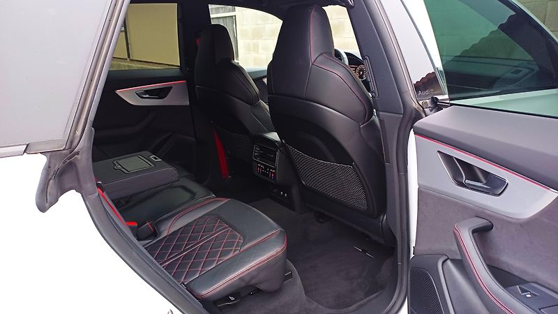 Audi Q8 S-LINE 210kW-WEBASTO-ČR-DPH- - fotka 12 z 25