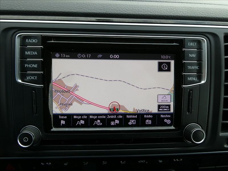 Volkswagen Multivan 2,0 TDi 150kW DSG GenerationSi - fotka 31 z 57