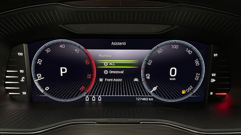 Škoda Superb 2.0 TDI DSG Style Combi - fotka 10 z 28