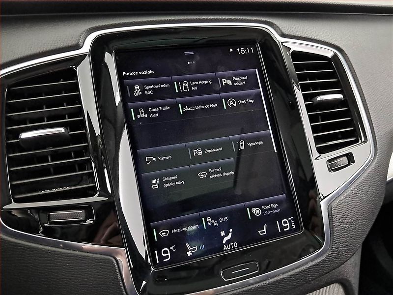 Volvo XC90 (2015) D5 AWD - fotka 18 z 29