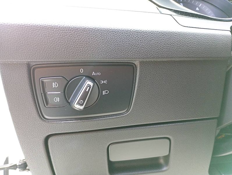 Volkswagen Passat (2021) 2.0 TDI DSG Elegance tažné MAT - fotka 24 z 34