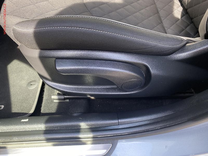 Kia Ceed (2020) 1.4 T- GDi, 1.maj,ČR, GT - fotka 14 z 20