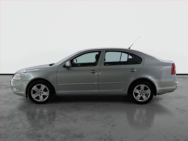 Škoda Octavia (2009) 1.4 TSI, Tempomat - fotka 3 z 17