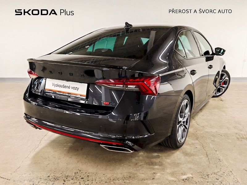 Škoda Octavia (2023) 2.0 TSI 180 kW DSG RS - fotka 2 z 32