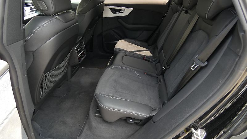 Audi Q8 50 TDi quattro Tiptronic - fotka 21 z 29