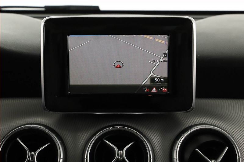 Mercedes-Benz CLA (2013) 220 CDI, Automat, Kůže, Navi - fotka 16 z 18