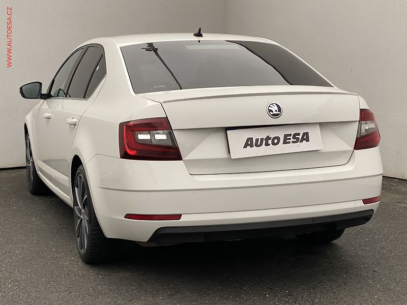 Škoda Octavia (2018) 1.8 TSI, ČR, L&K, DSG, LED - fotka 6 z 19