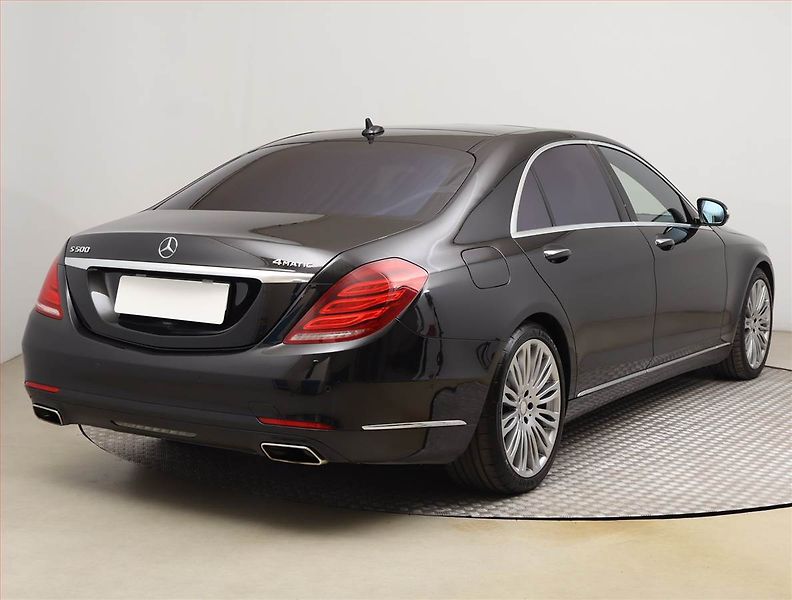 Mercedes-Benz Třídy S (2017) S 500 4MATIC - fotka 5 z 29