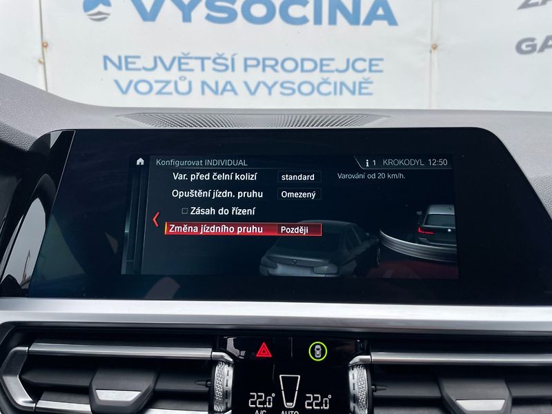 BMW Řada 3 (2020) Com. 318d 110kW Sport! - fotka 31 z 45
