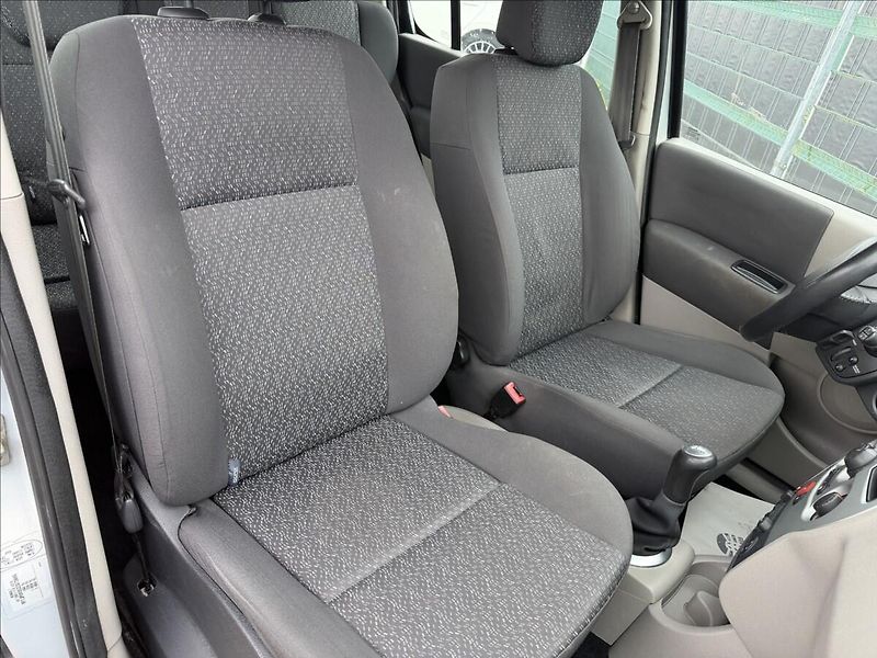 Renault Modus 1.6 Dynamique - fotka 7 z 11