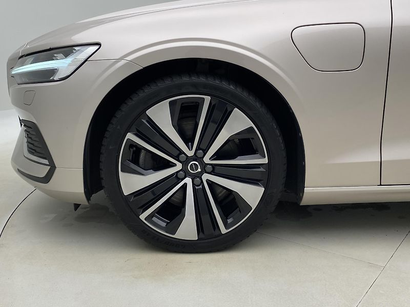 Volvo V60 T6 RECHARGE BRIGHT ULTIMATE CZ - fotka 40 z 65