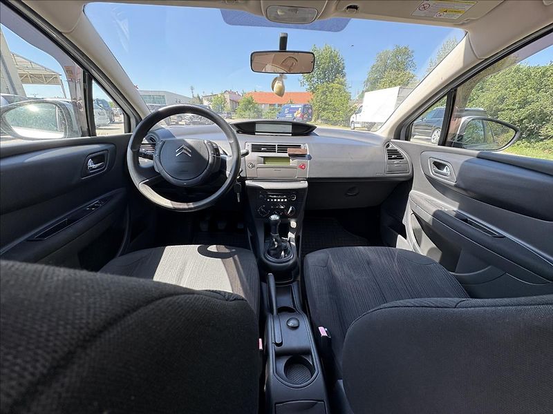 Citroën C4 1,4 i 65kW CZ,Klima,Orig.Km ! - fotka 8 z 21