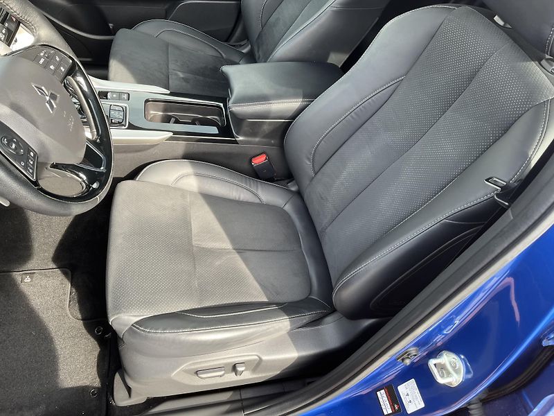 Mitsubishi Eclipse Cross 2.4 PHEV 4x4 - fotka 9 z 32