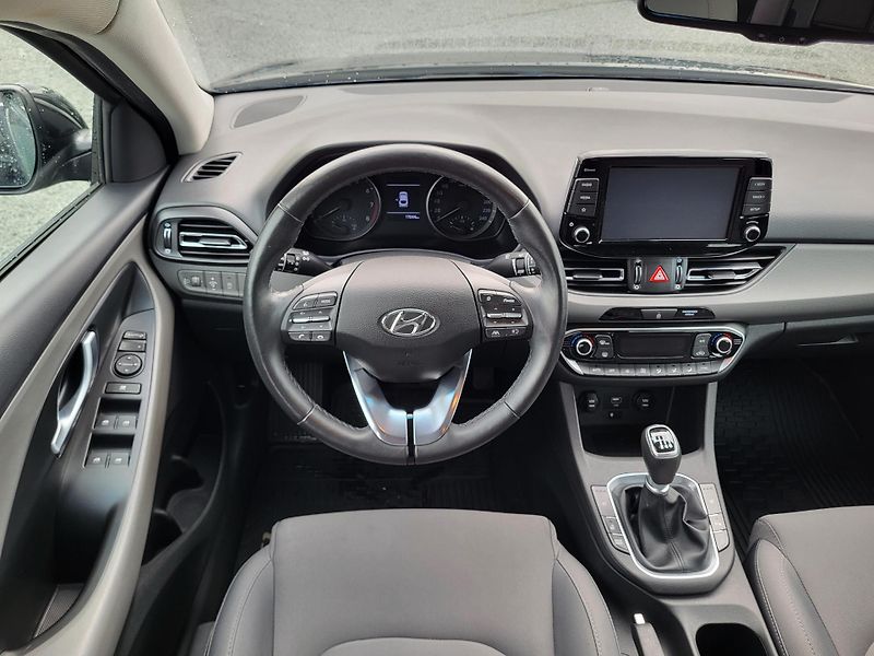 Hyundai i30 FASTBACK 1.5 T-GDI mHEV 118kW - fotka 9 z 47