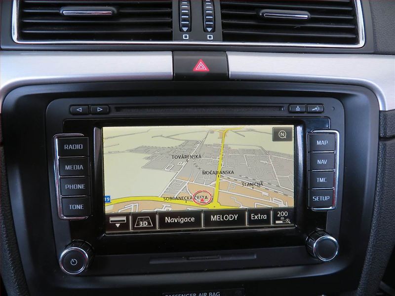 Škoda Superb (2013) Elegance 2.0 TDI, 4X4 - fotka 13 z 16