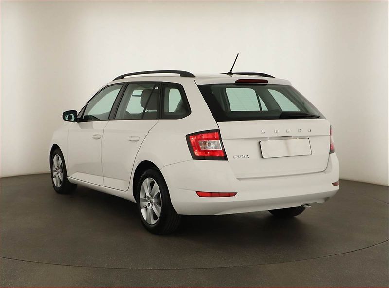 Škoda Fabia (2021) Ambition 1.0 TSI, ČR,1.maj - fotka 4 z 12