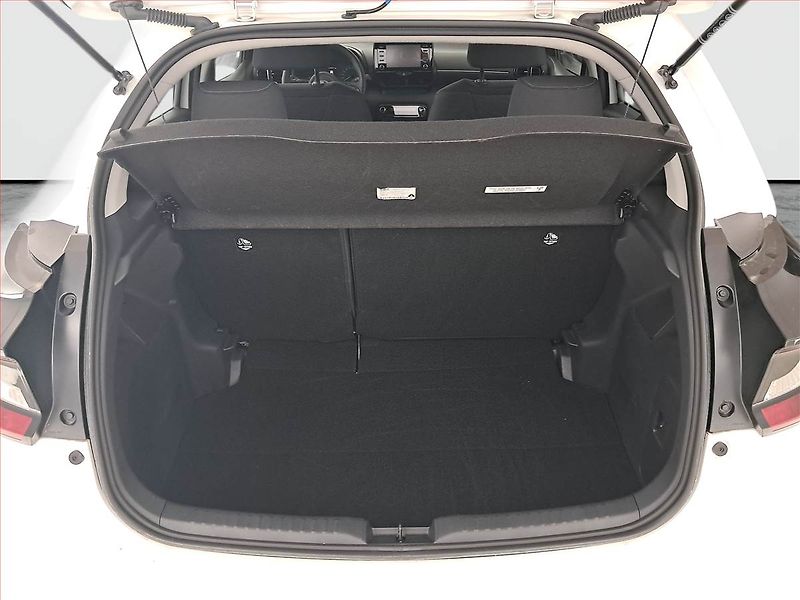 Toyota Yaris (2022) 1.5 VVT-i Hybrid, Automat - fotka 14 z 18