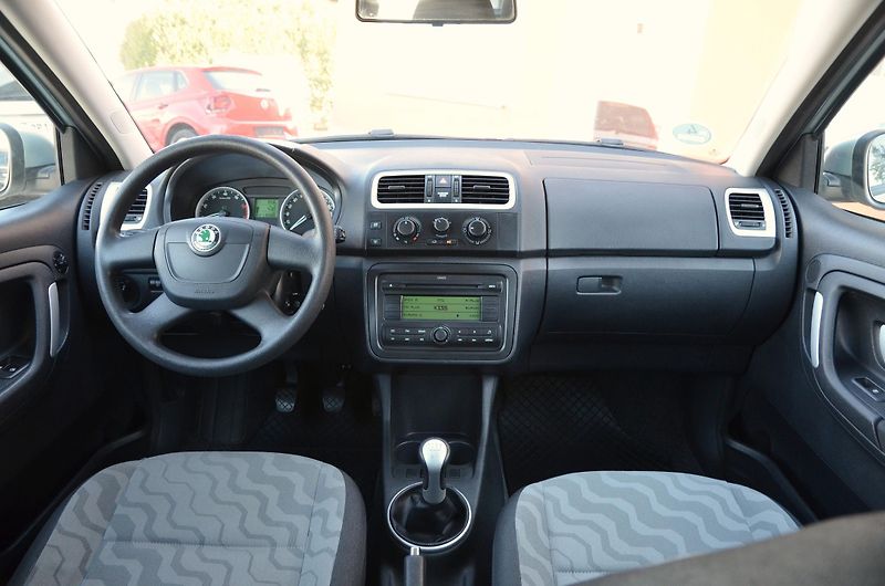 Škoda Fabia (2009) 1.2i 51kW AMBITION 118.400km - fotka 22 z 38