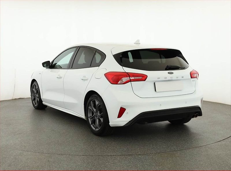 Ford Focus (2018) ST-Line 1.0 EcoBoost - fotka 4 z 18