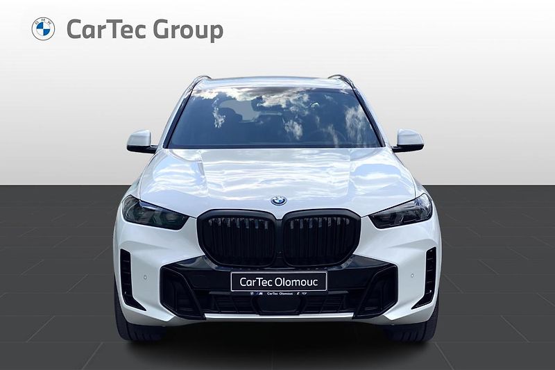 BMW X5 xDrive50e - fotka 2 z 10