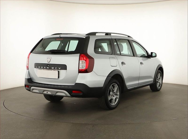 Dacia Logan (2020) Stepway 0.9 TCe, ČR,1.maj - fotka 5 z 14